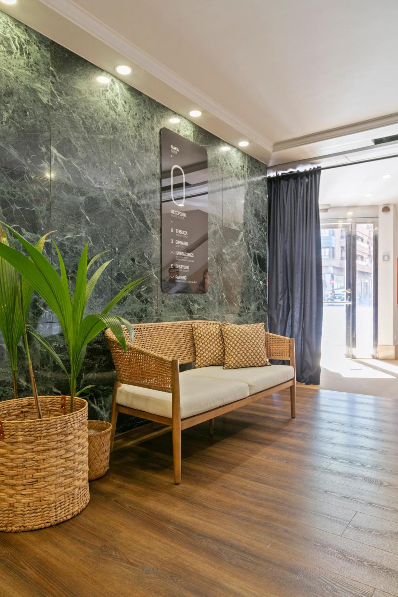 Hotel Acta Azul 3*